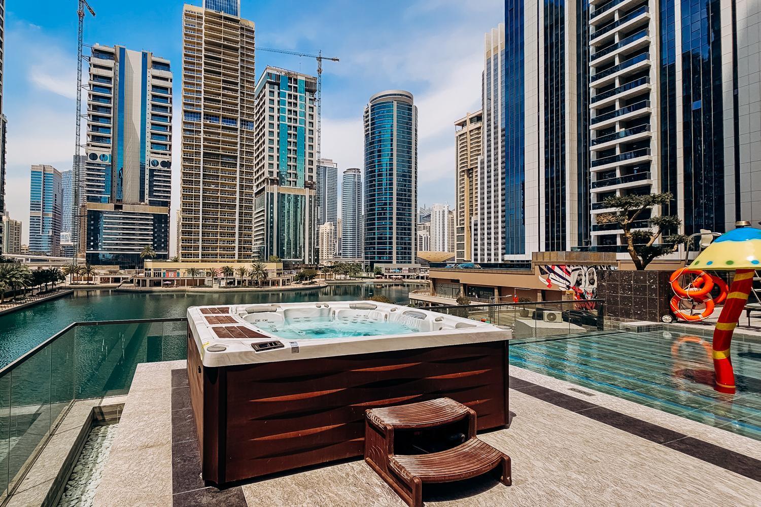 Apartment Mbl Royal Live 2br And Maid